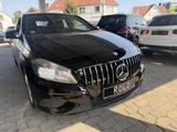 Mercedes-Benz A 180 AMG Optik-Paket Navi Leder Allwetter LED - Mercedes-Benz A 180 in Bielefeld