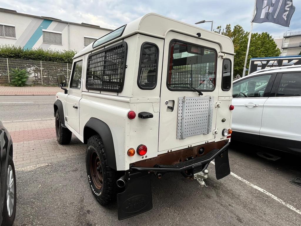 Land Rover Defender