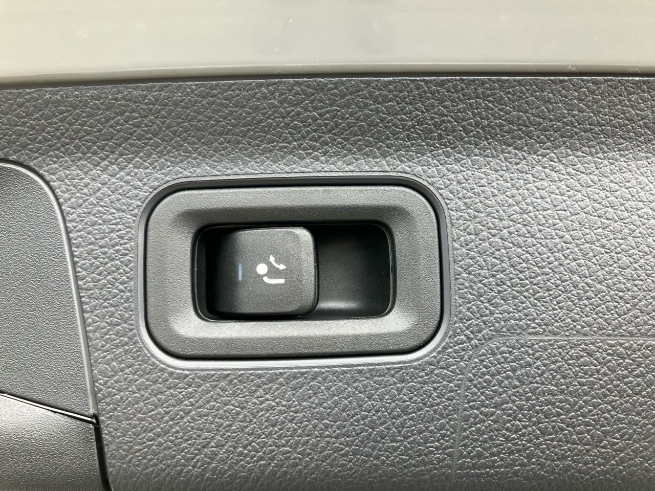 Fahrzeugabbildung Mercedes-Benz A 180 AMG AHK Night Distronic LED WinterP Kamera