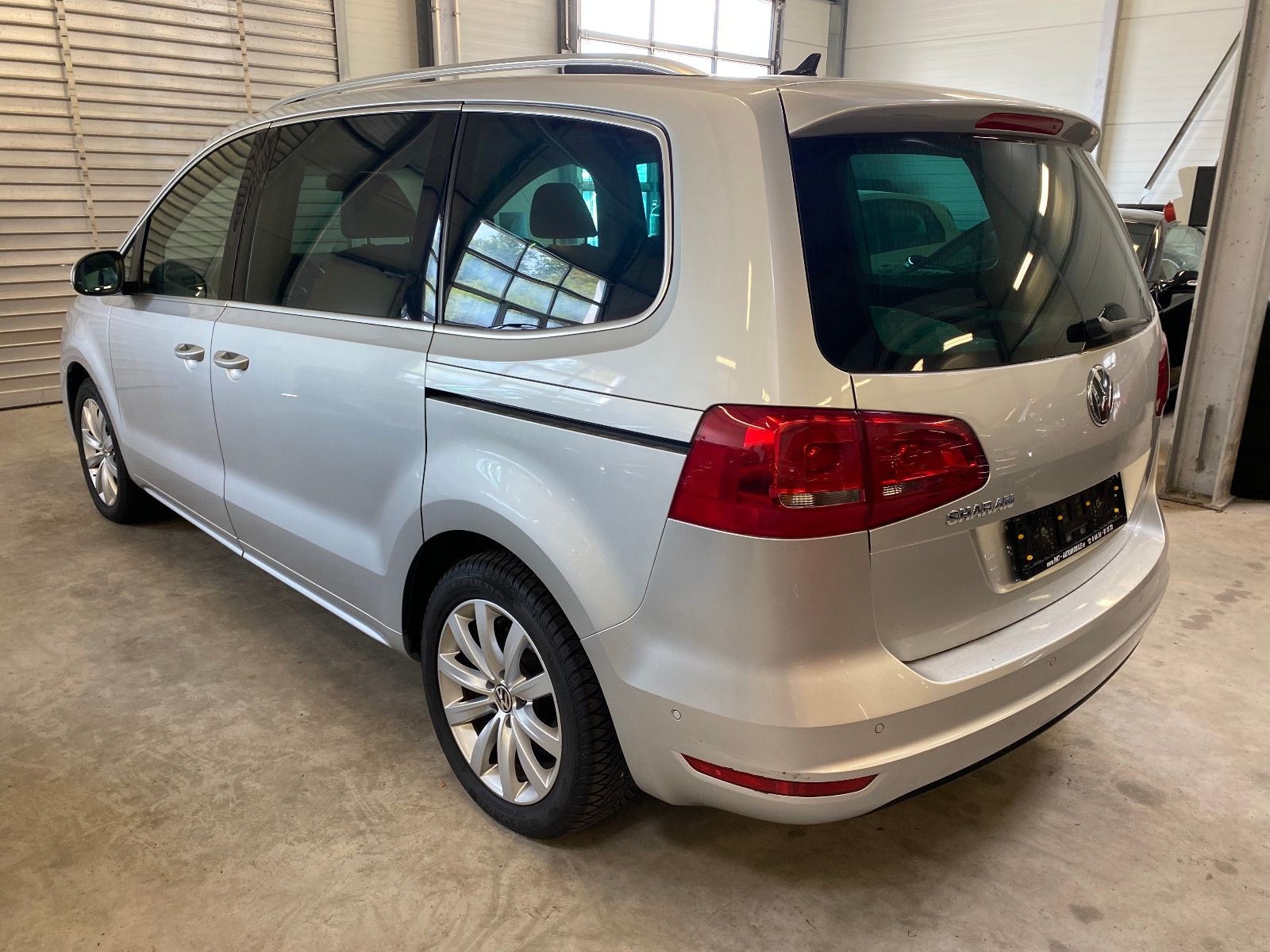 Fahrzeugabbildung Volkswagen Sharan Highline TDI DSG AHK DCC Pano Xenon Sthz