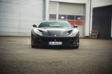 Ferrari 812 Superfast | Carbon | Lift | Kamera - schwarze Ferrari 812