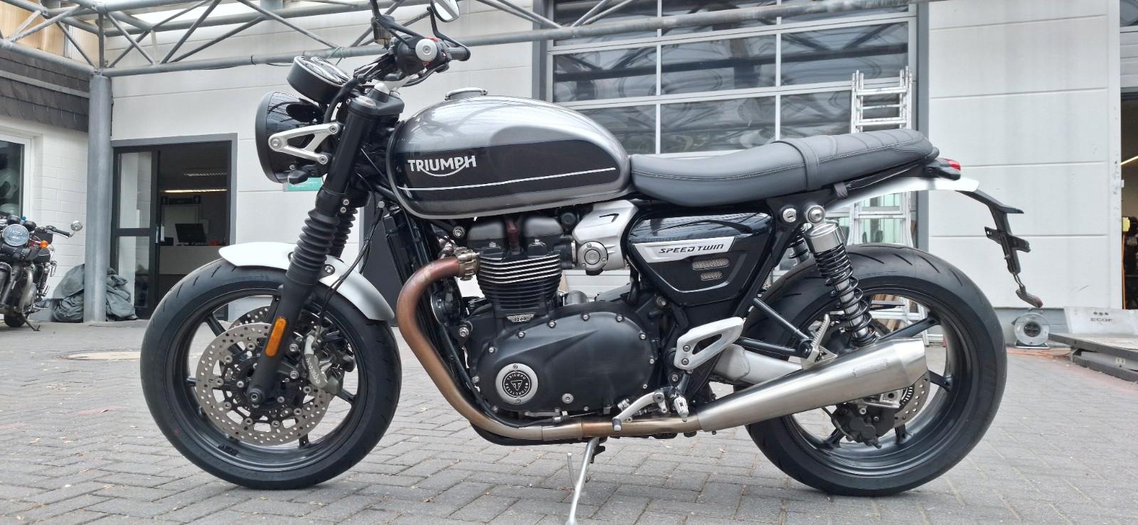 Triumph Speed Twin 1200