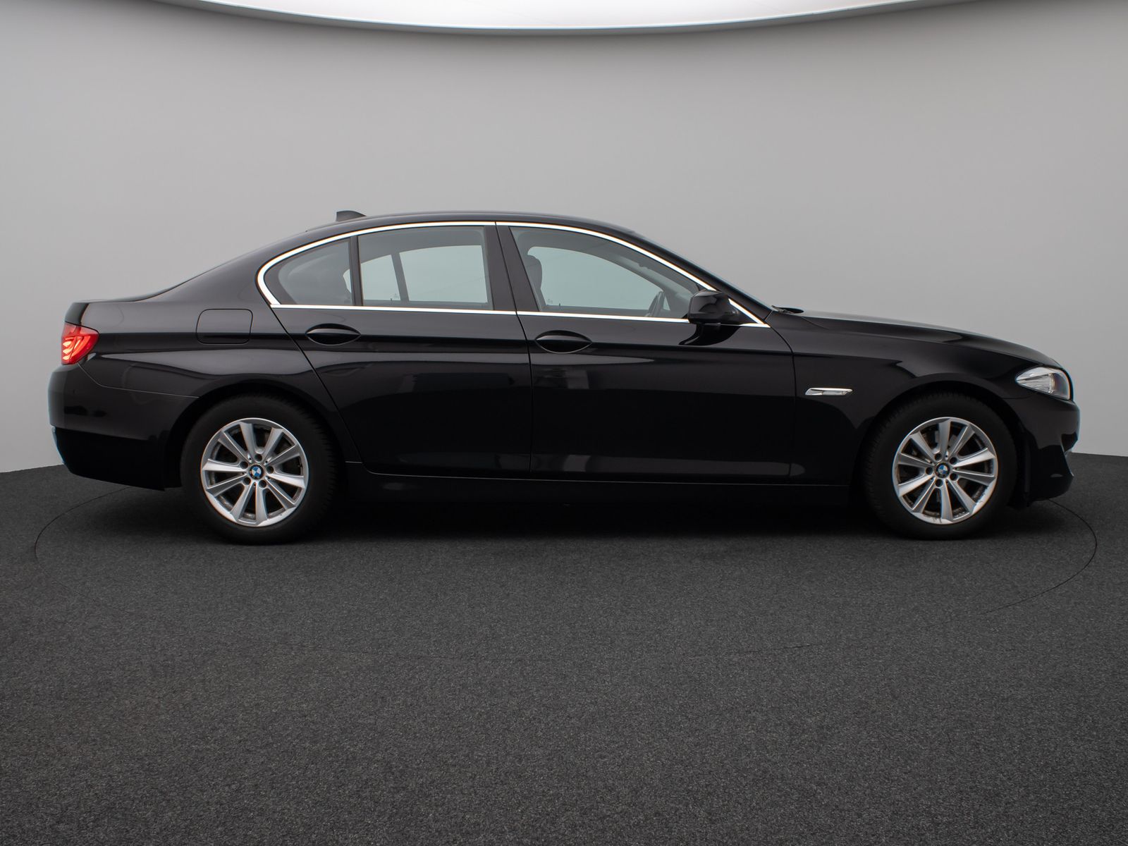 Fahrzeugabbildung BMW 520d Lim. Sitzhzg Navigation PDC Klima Bluetooth