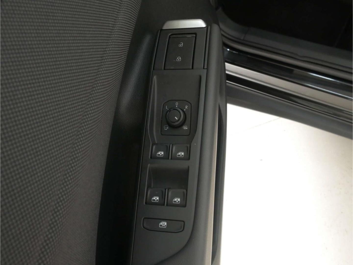 Volkswagen T-Roc 1.5 eTSI Life DSG NAV/LED/ACC/Kamera, миниатюра 17