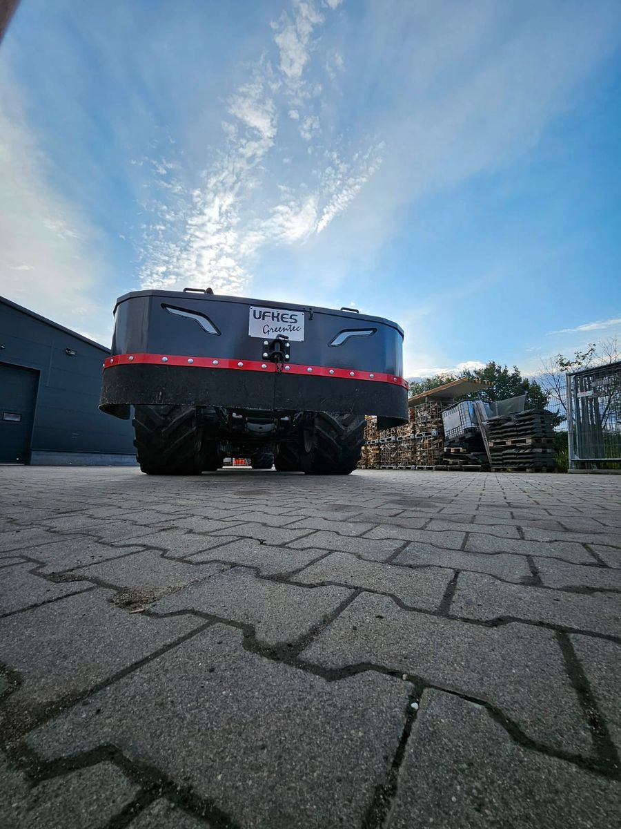 Fahrzeugabbildung Andere Ufkes 962/25 / Valtra S374 / nur: 1.980h!