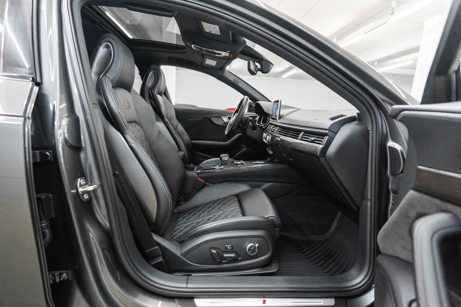 Fahrzeugabbildung Audi S4 3.0TFSI Quattro B&O KAM LED CARPLAY MASSAGE