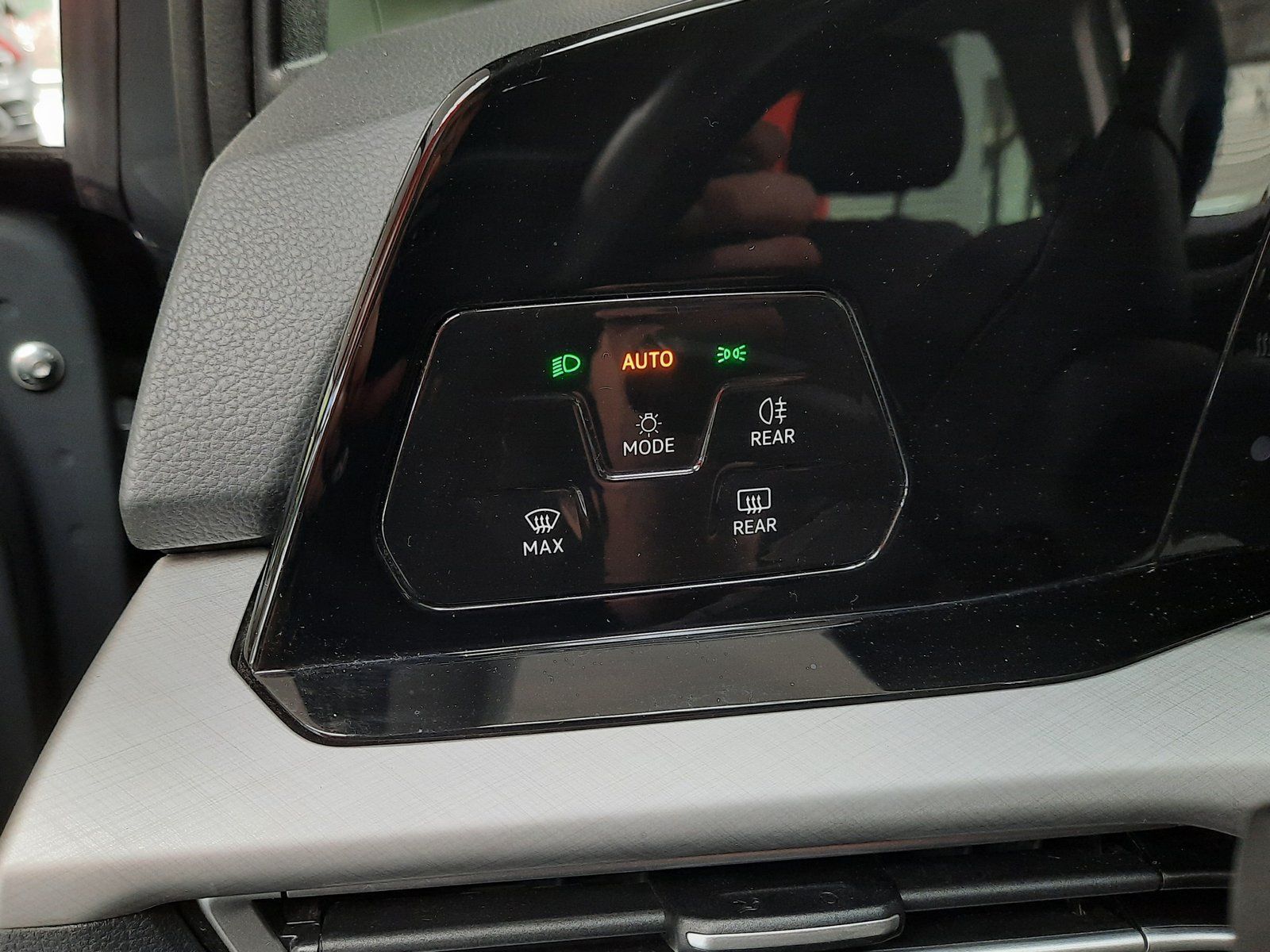 Fahrzeugabbildung Volkswagen Golf Variant Life TDI *Navi*LED*PDC*Sitzhzg*ACC*