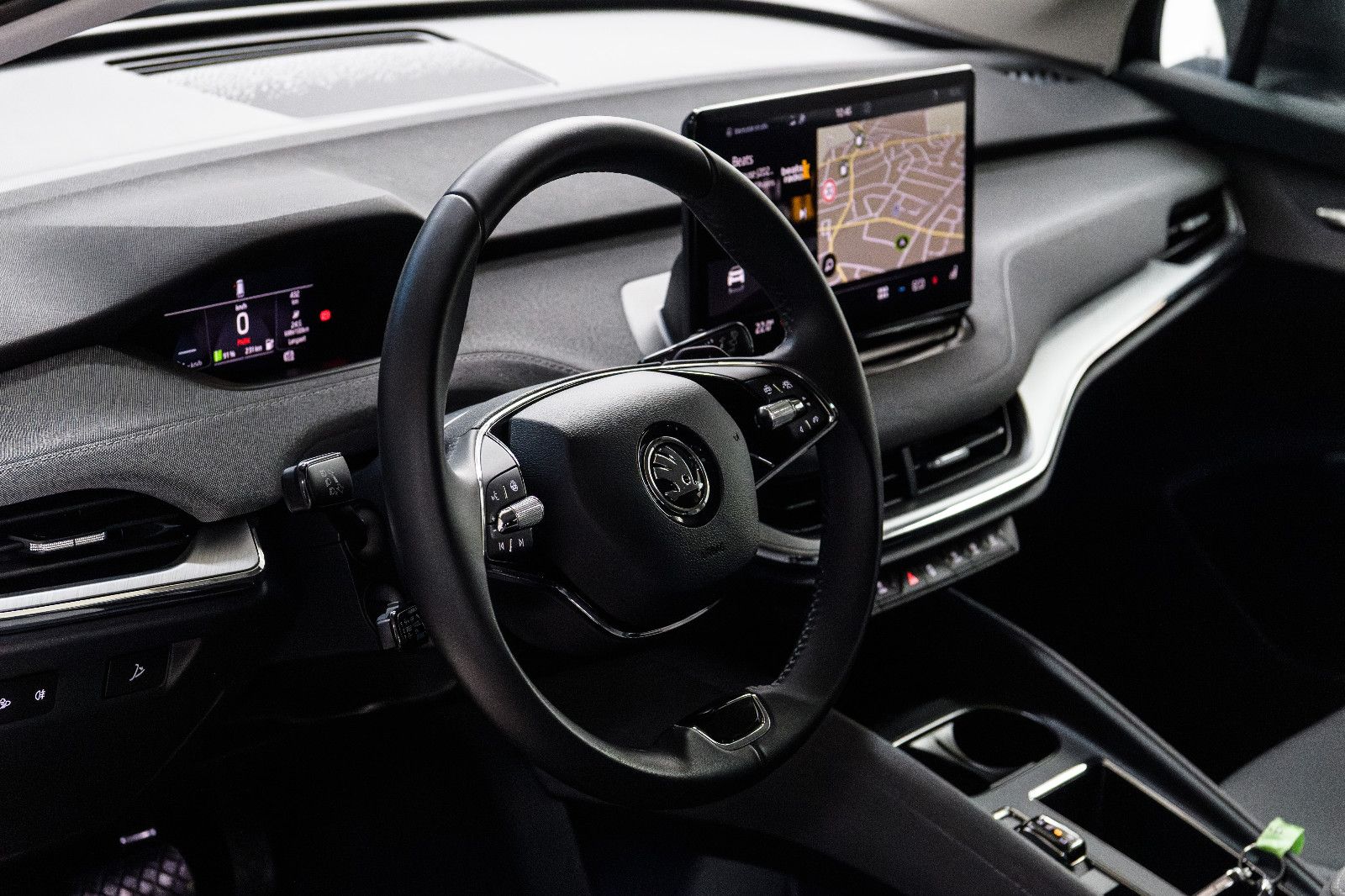 Fahrzeugabbildung SKODA Enyaq 60 Loft MATRIX-LED+RFK+NAVI+KEYLESS+SZH