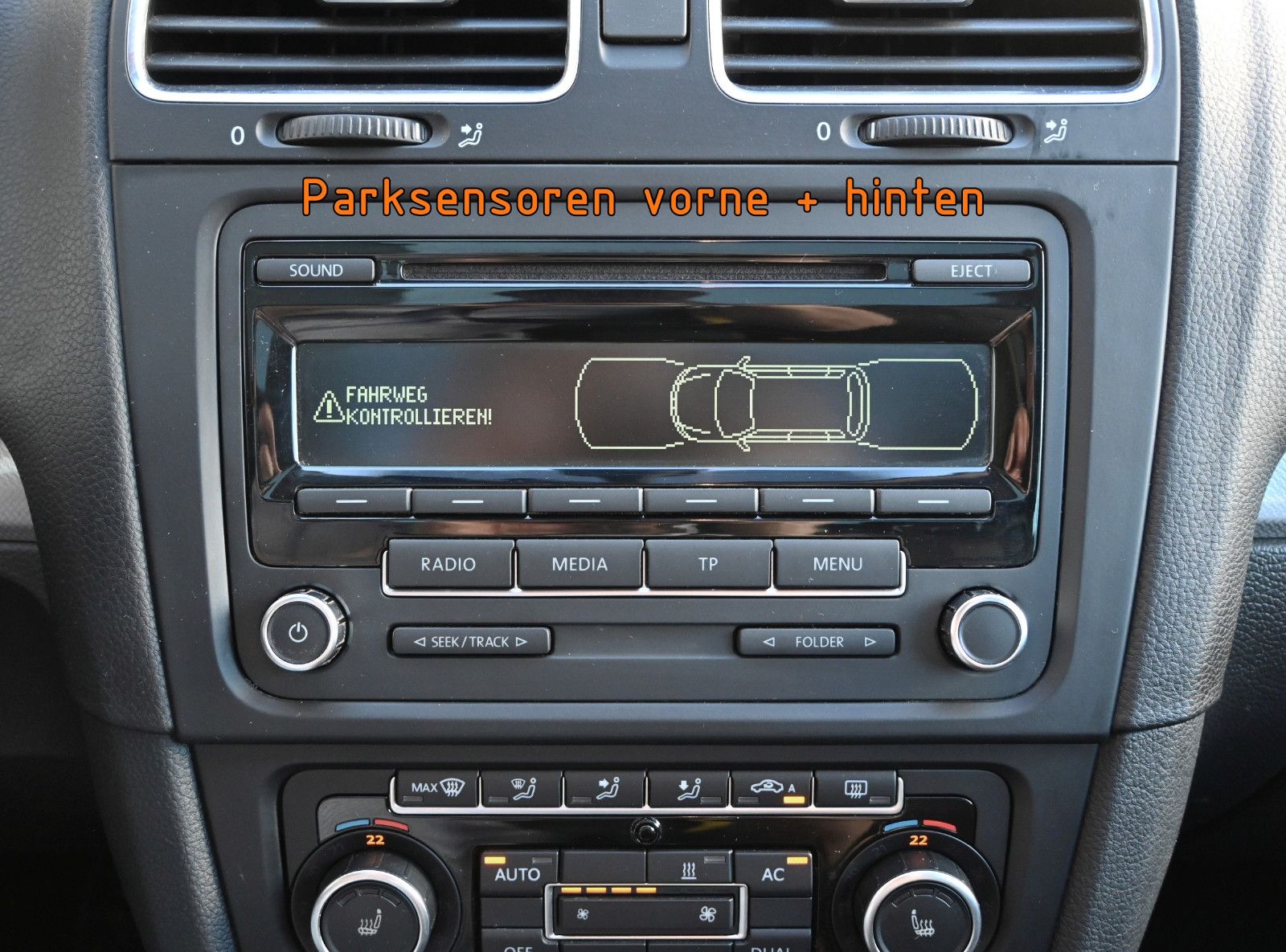 Fahrzeugabbildung Volkswagen Golf 1.6 TDI Variant MATCH °AHK°PANO°STANDHEIZ.°