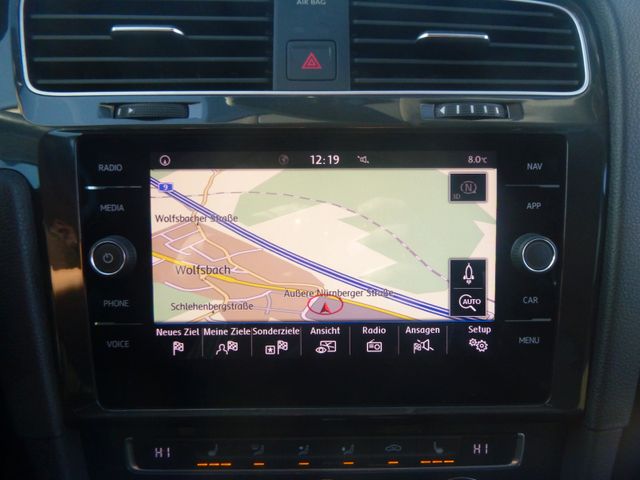 Fahrzeugabbildung Volkswagen Golf VII Variant 1.5 TSI Comfortline>AUT/AHK/NAV