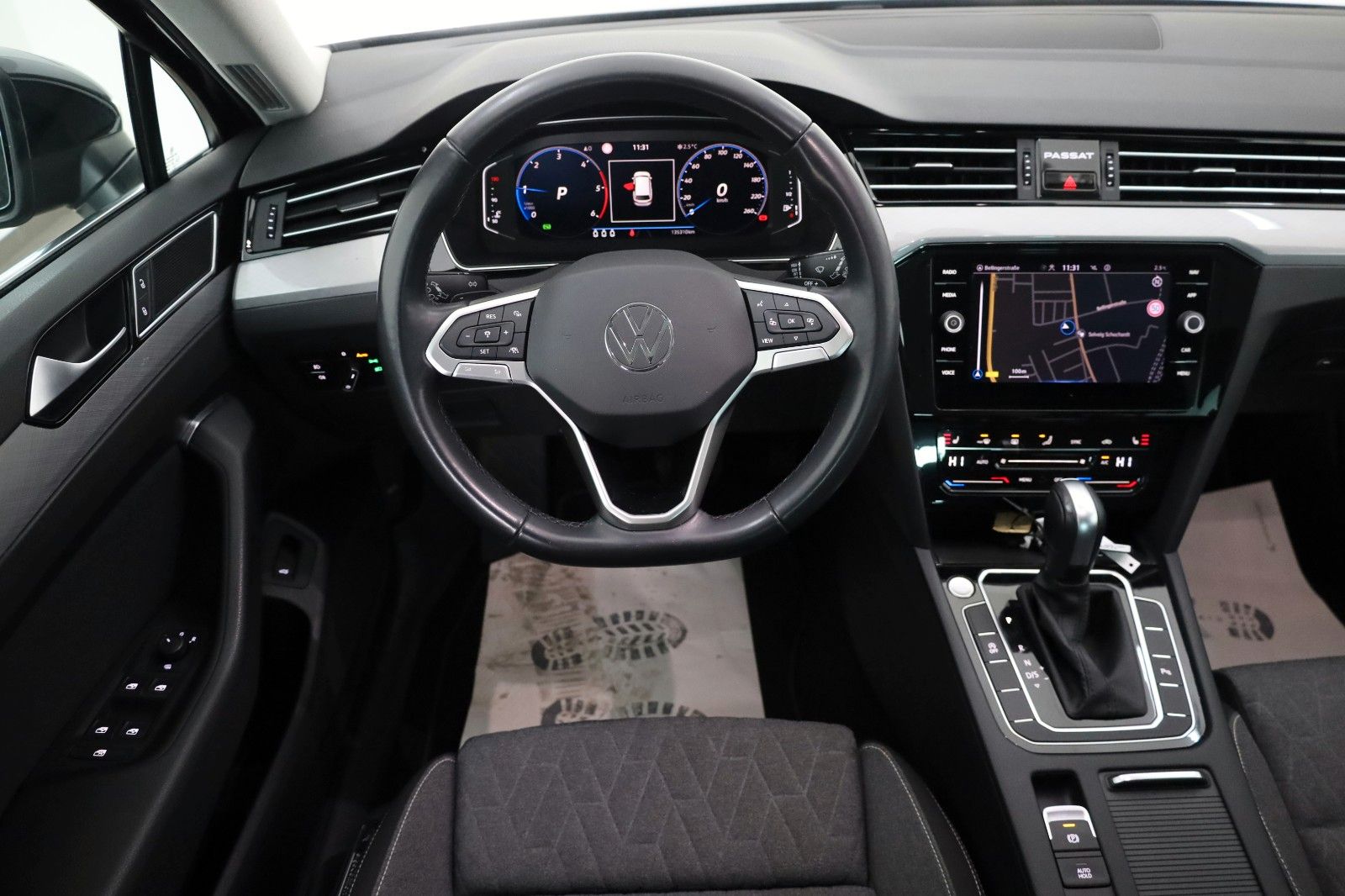 Fahrzeugabbildung Volkswagen Passat Variant DSG Navi,LED,ACC,SH,PDC.AHK,SR+WR