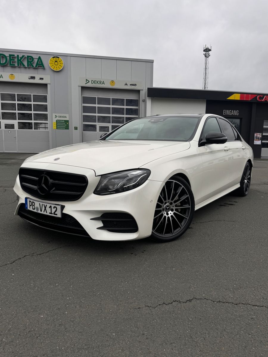 MERCEDES-BENZ E 350d AMG Paket mit Top Ausstattung