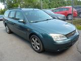 Ford Mondeo 1.8 - Ford Mondeo aus 2002: Kombi