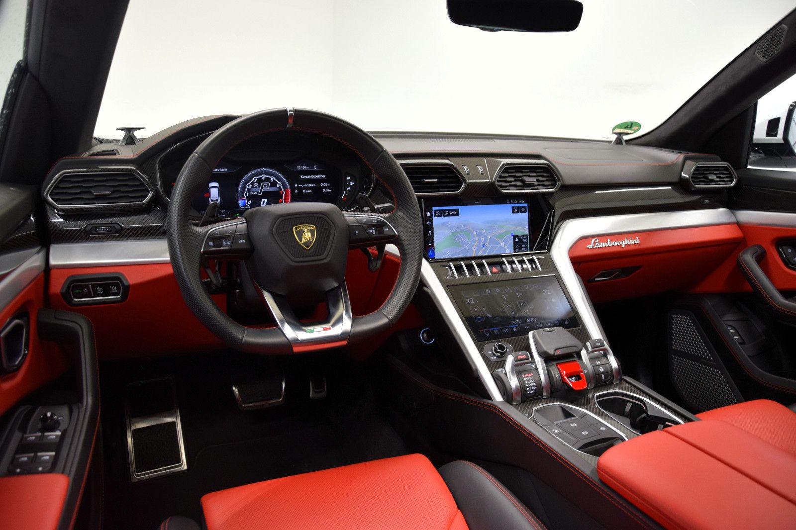 Fahrzeugabbildung Lamborghini Urus Panorama ACC Sitzlüftung HuD rotes Leder TV