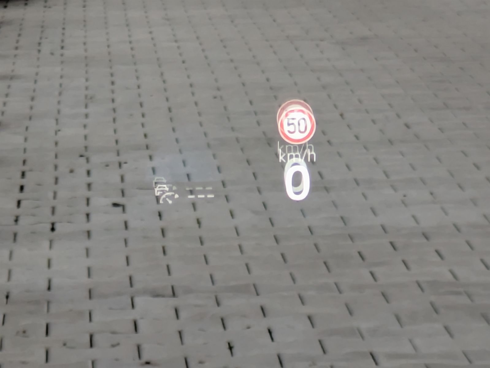 Fahrzeugabbildung Volkswagen Tiguan 2.0 TDI 4M R-Line PANO*H&K*AHK*MATRIX*20"