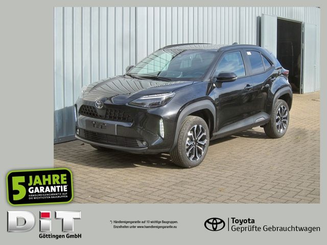 Toyota Yaris Cross 1.5 E Hybrid D FWD Black & White