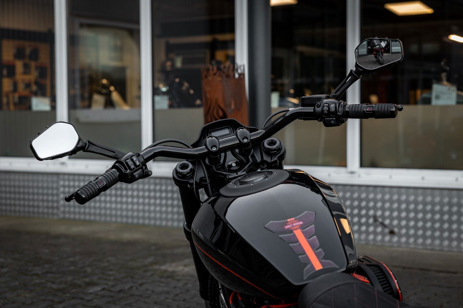 Fahrzeugabbildung Harley-Davidson FXDR 114 CUI - Jekill  - Thunderbike Umbau