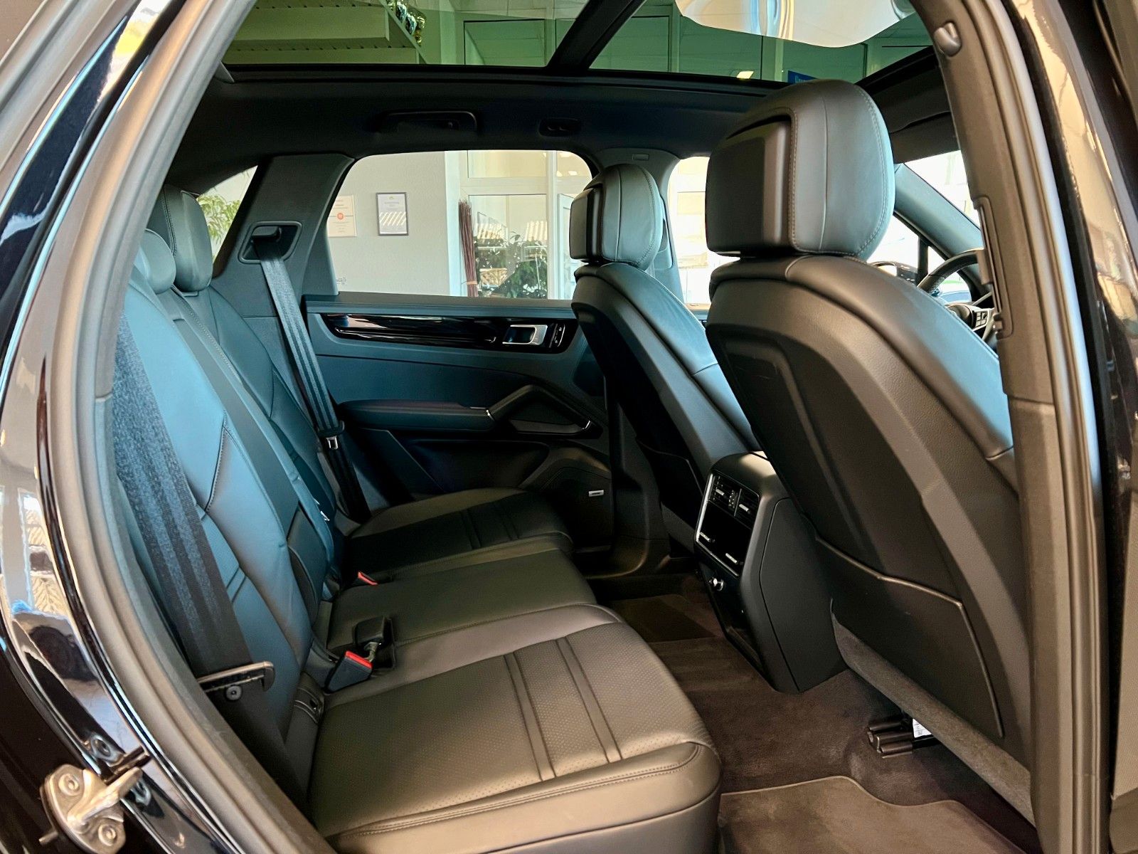 Fahrzeugabbildung Porsche Cayenne S Luftfederung/Panorama/HeadUP/Keyless