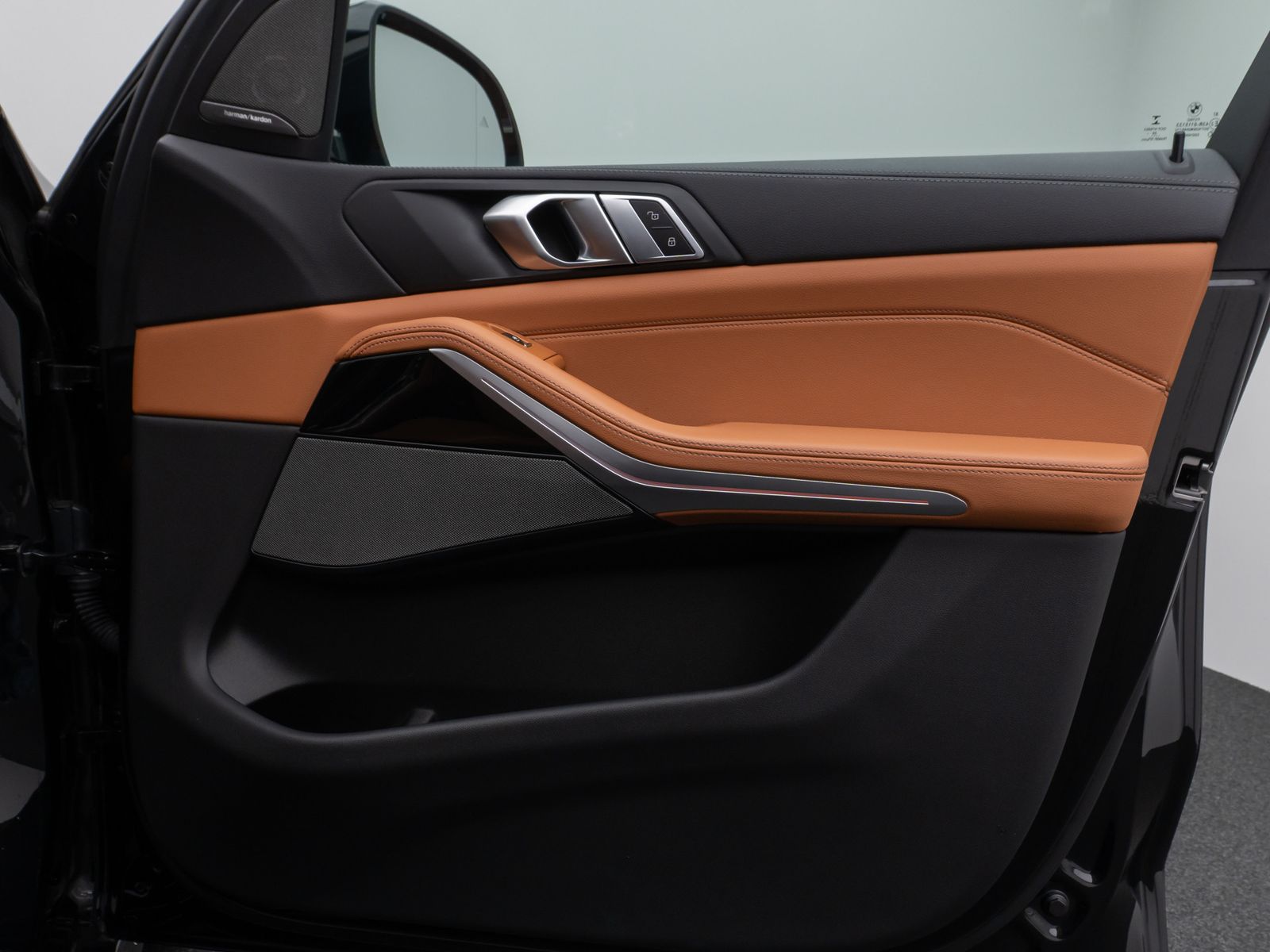 Fahrzeugabbildung BMW X5 xD45e M Sport Panorama Laser Kamera DAB H/K