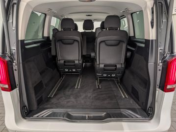 Mercedes V 220 - 9