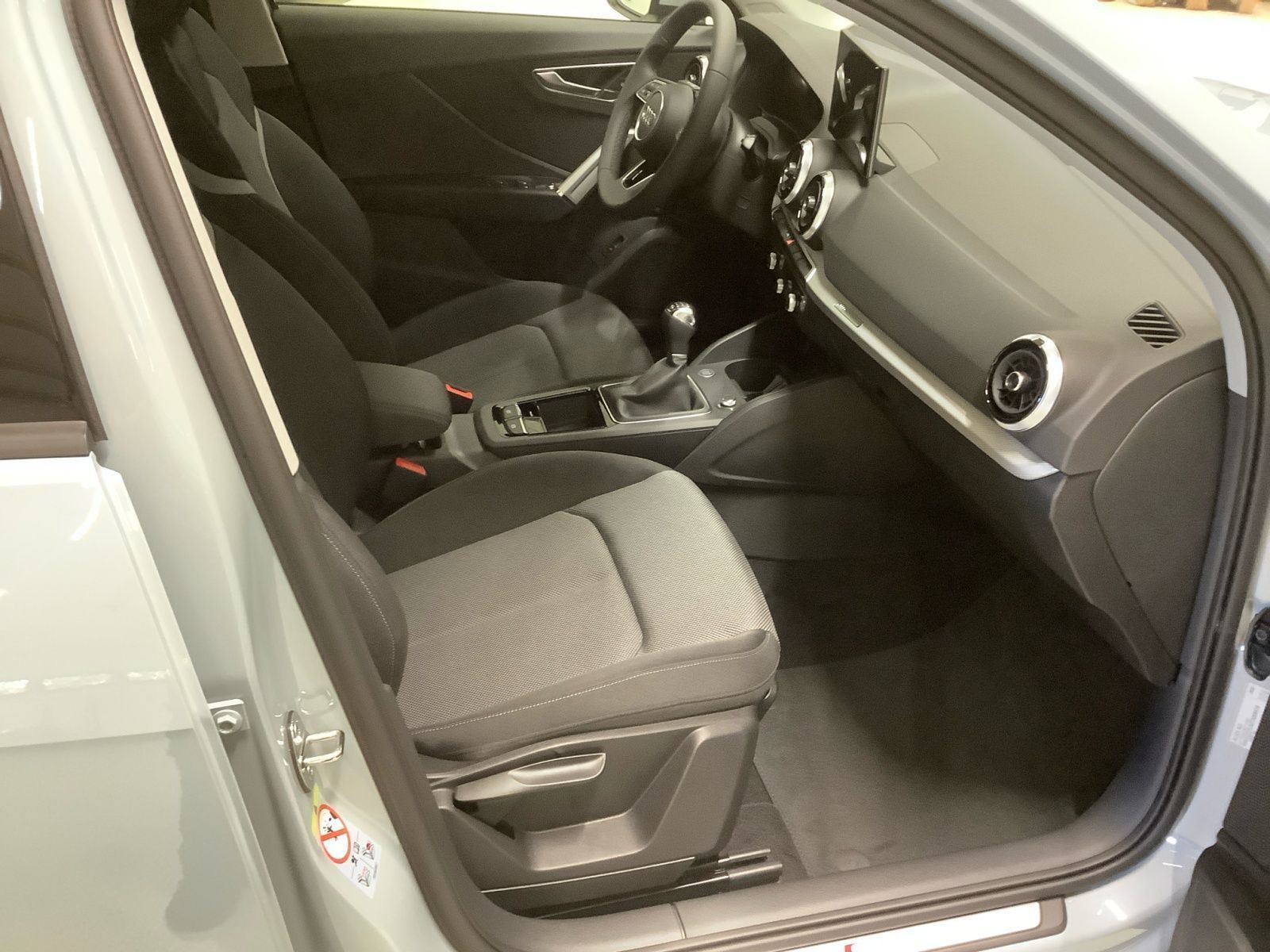 Q2 S line 35 TFSI,Kamera,Navi,PDC Plus,Matrix LE