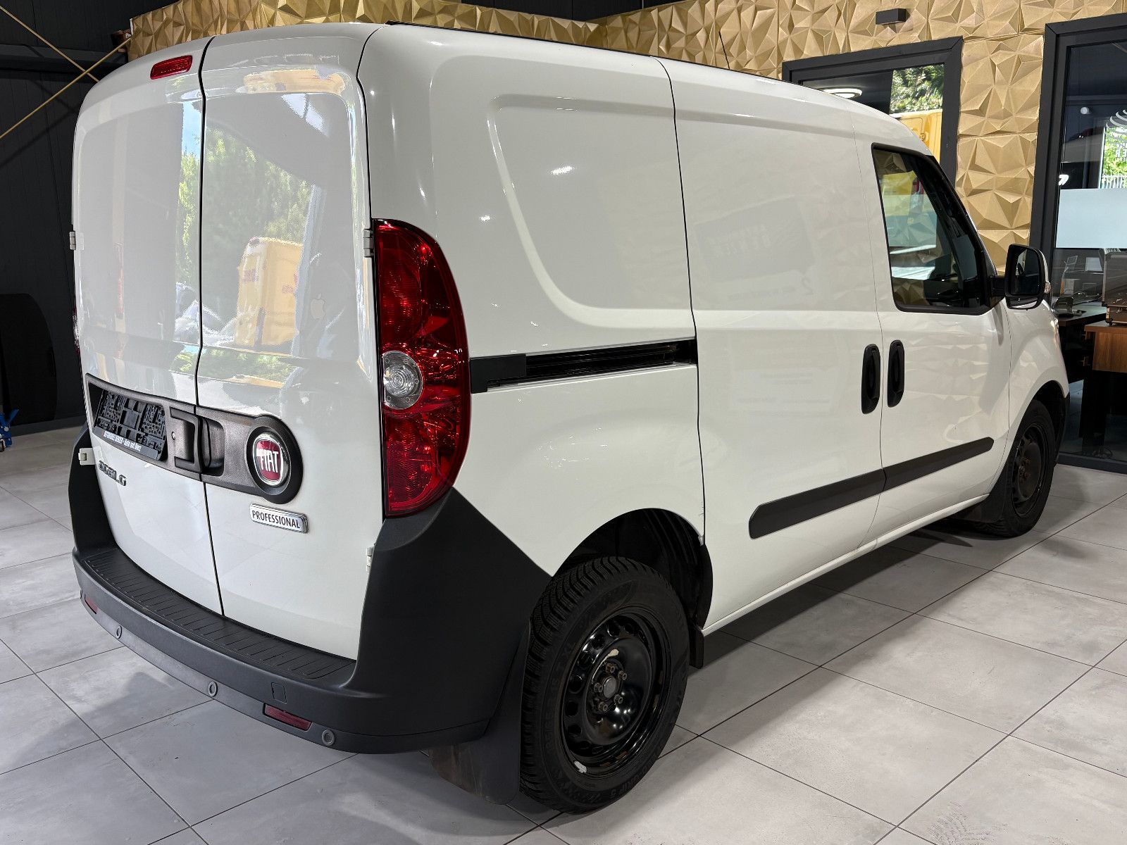 Fahrzeugabbildung Fiat Doblo SX Kasten/3-SITZ/PDC/KLIMA/TEMPOMAT
