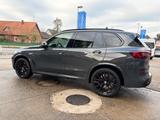 BMW X5 M50i Navi, AHK, H&K, SkyLounge - BMW X5 mit Benzin-Antrieb: Geländewagen