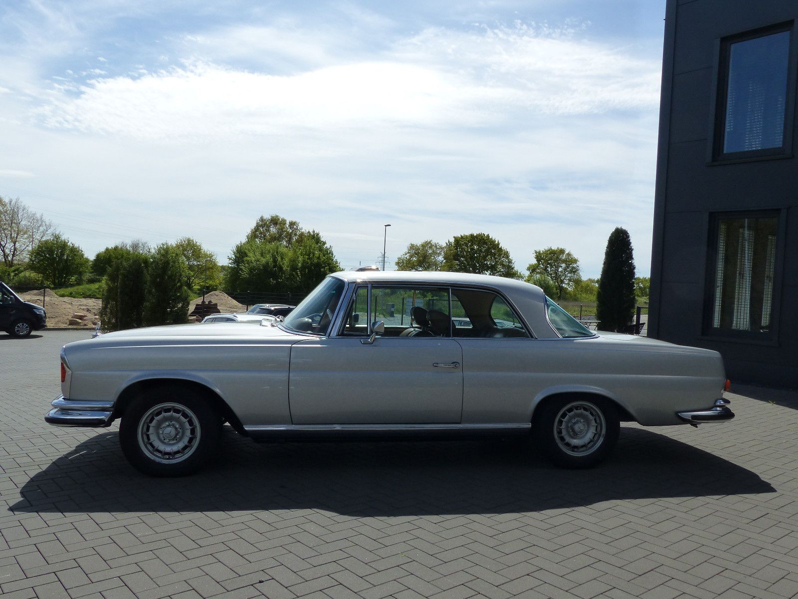 Fahrzeugabbildung Mercedes-Benz 280 SE 3,5 Coupe W 111