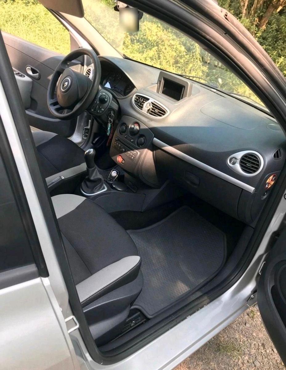 Renault Clio 2012 — interior