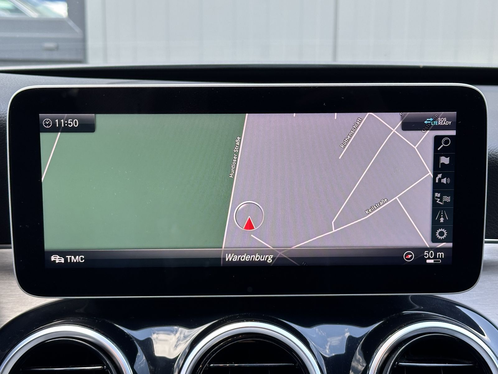 Fahrzeugabbildung Mercedes-Benz C 300de AMG-Line NIGHT-PAKET+NAV+LED+DISTRONIC