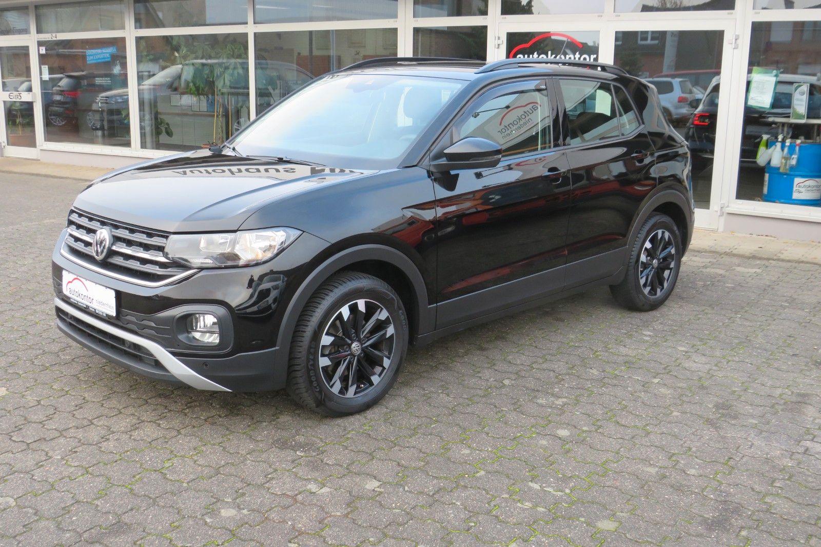 Fahrzeugabbildung Volkswagen T-Cross Life NAVI PDC SITZH DIGITAL-COCKPIT PRO