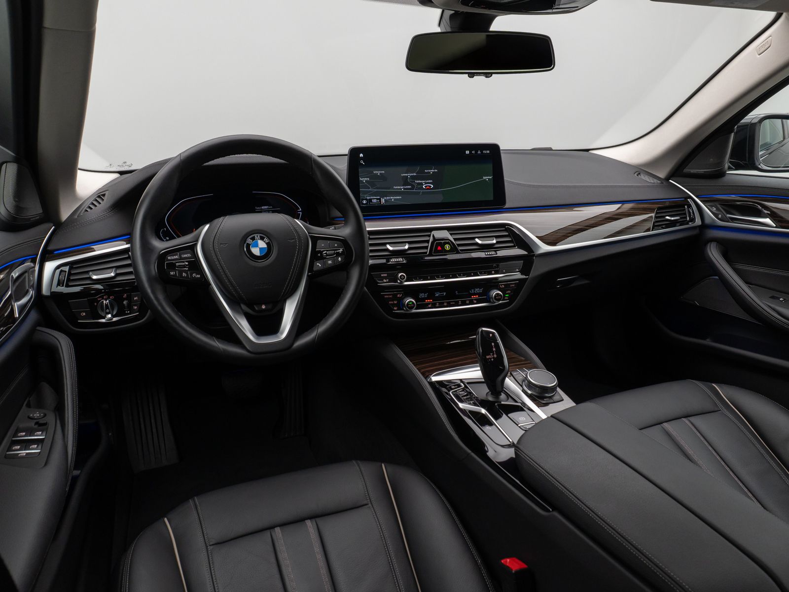 Fahrzeugabbildung BMW 520d Luxury Line Kamera DAB H/K DisplKey Alarm