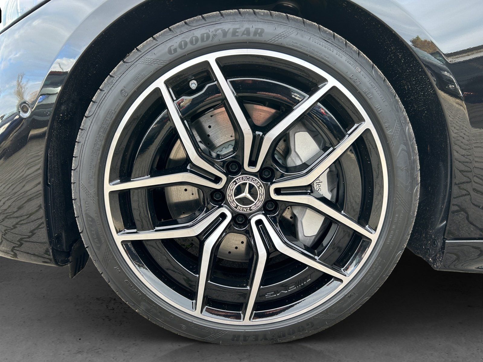 Fahrzeugabbildung Mercedes-Benz C 300 d T AMG Pano DISTRO AHK DigiLight 19"