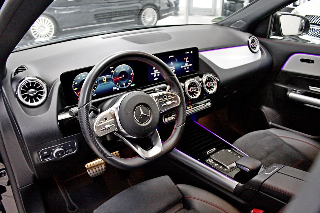 Mercedes-Benz GLA 220