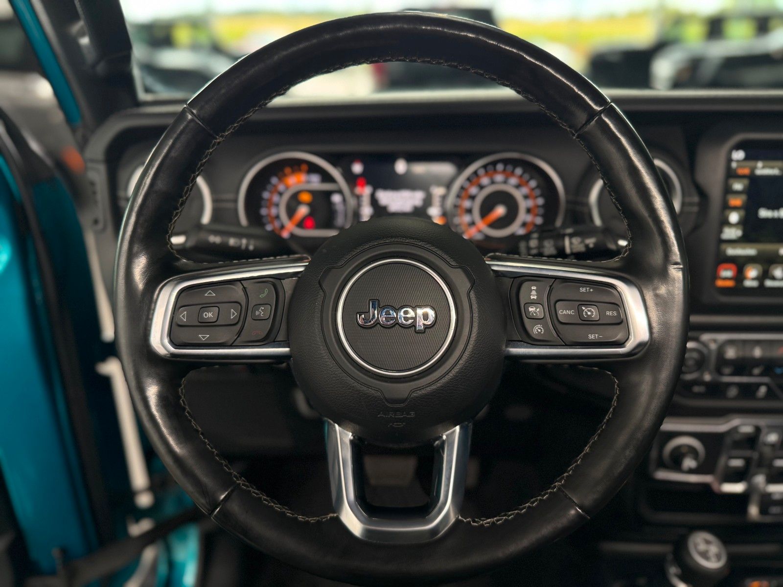 Fahrzeugabbildung Jeep Wrangler 2.2 CRDi Sahara Overland "SkyOne AHK"
