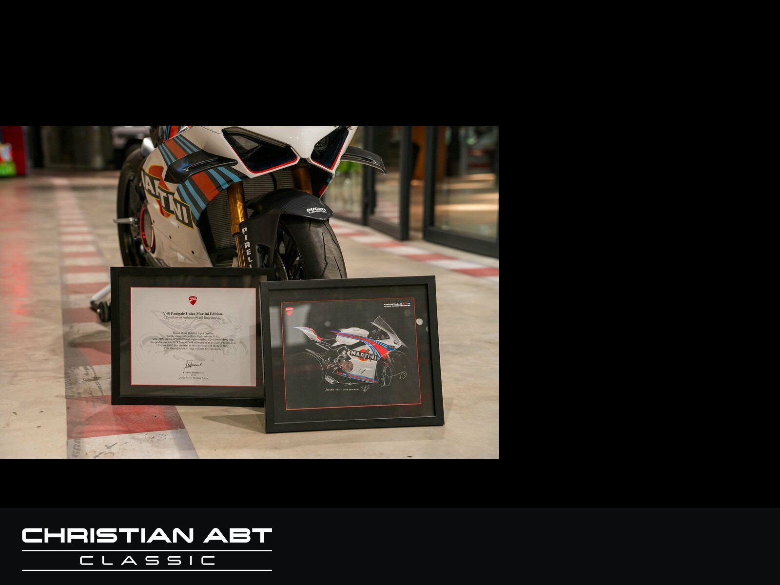 Fahrzeugabbildung Ducati Ducati VS4 Panigale *Unica Martini 1of1*