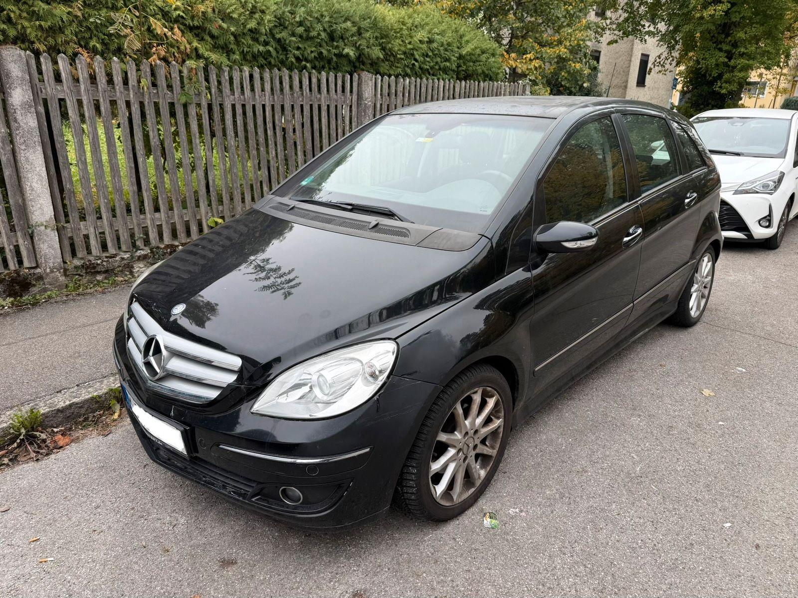 Mercedes-Benz B 200