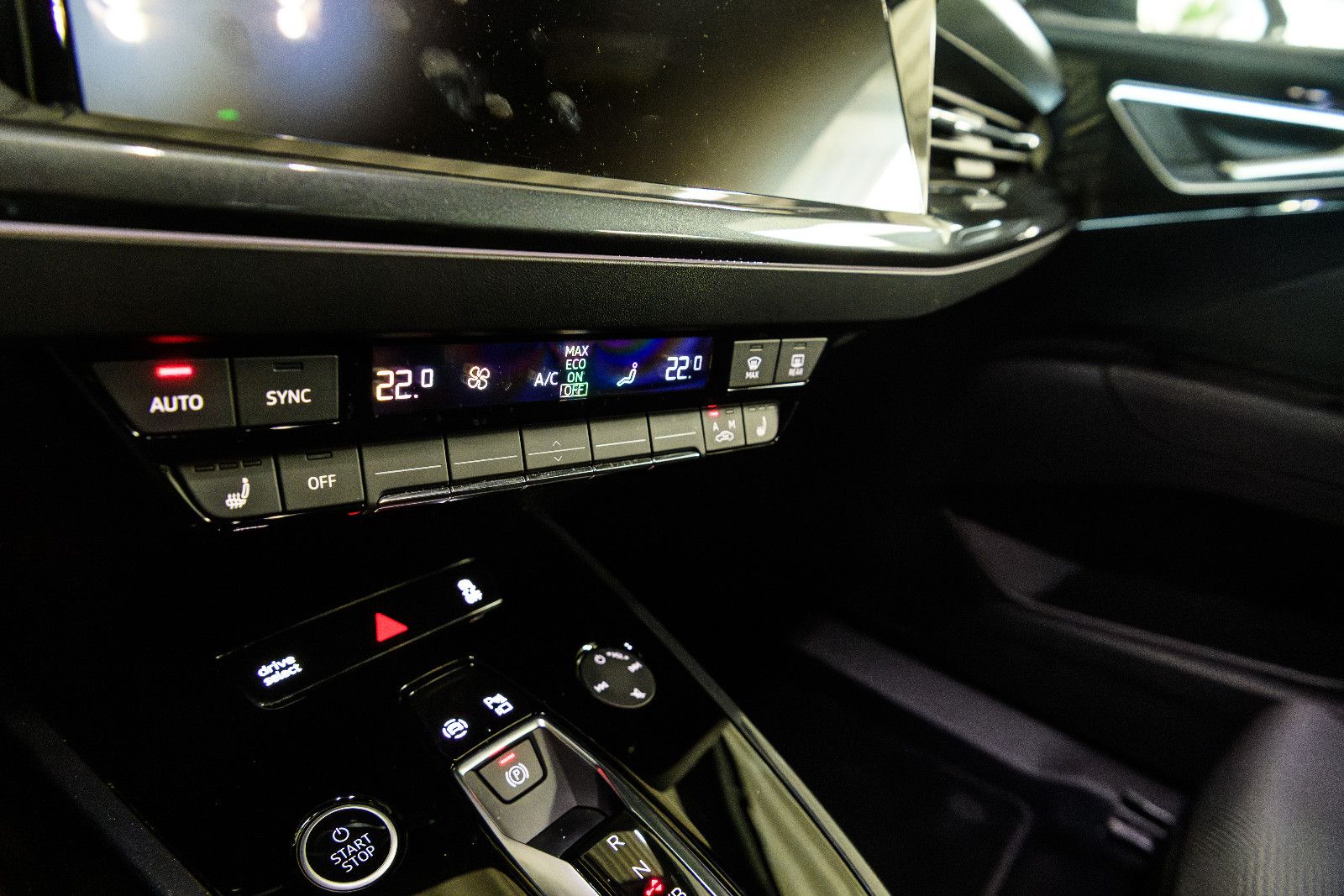 Fahrzeugabbildung Audi Q4 e-tron 45 RFK/MATRIX