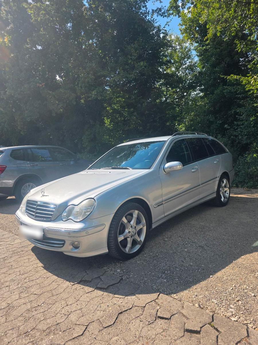 Mercedes-Benz C320, 2005