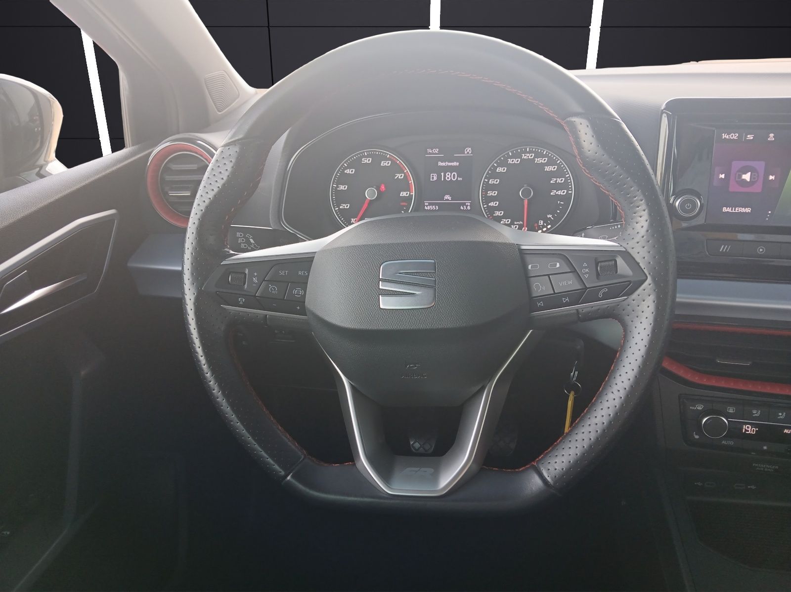 Fahrzeugabbildung SEAT Ibiza TSI FR-Line LED Pano ACC RFK SH LM