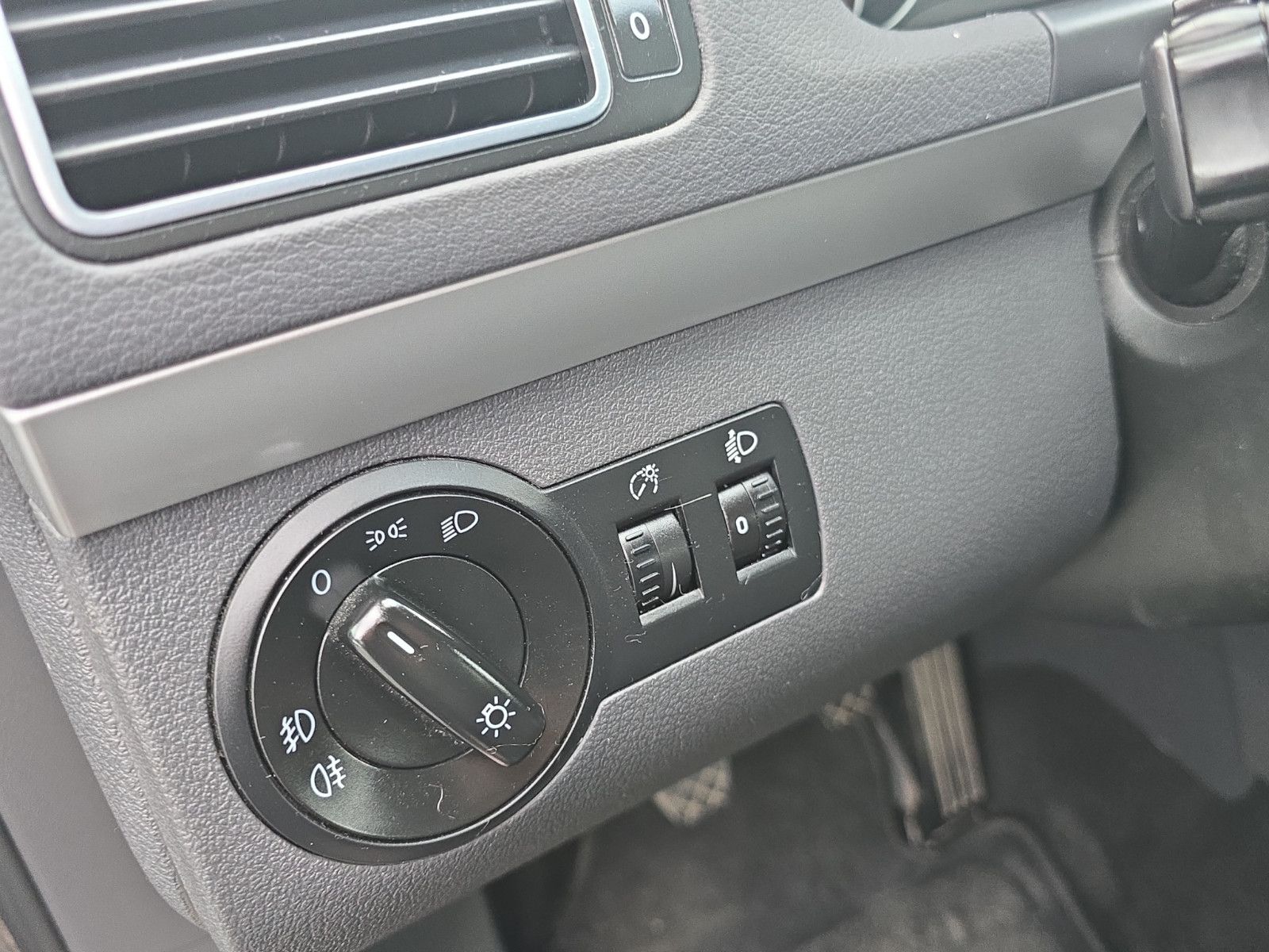 Fahrzeugabbildung Volkswagen Touran Trendline 1,6TDI 7 Sitze Tempomat