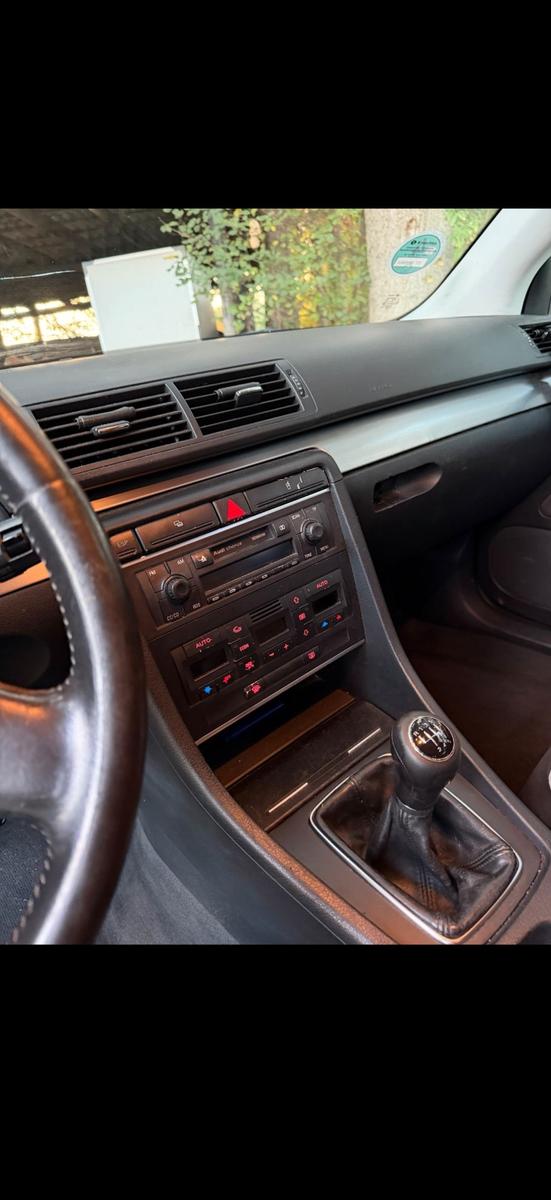 Audi A4 2005 — photo 8