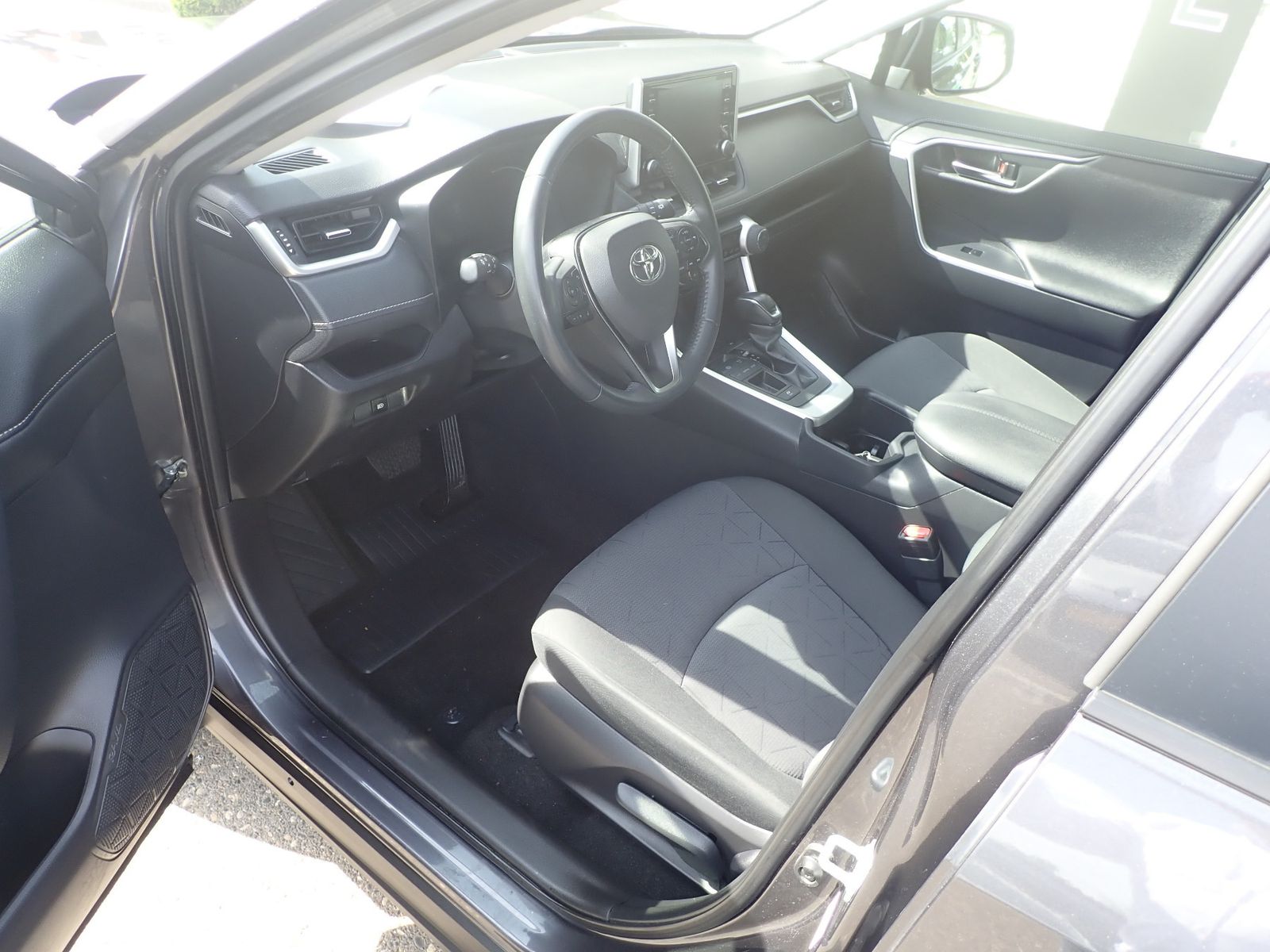 Fahrzeugabbildung Toyota RAV 4 Hybrid 4x2 Comfort