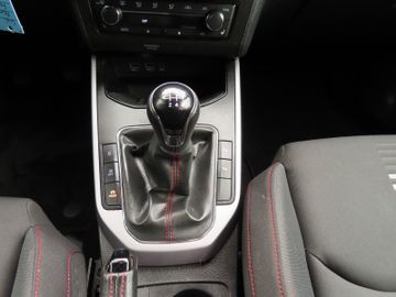 Fotografie des Seat Arona FR 6-G 81kw AHK Navi Climatronic ALU `18