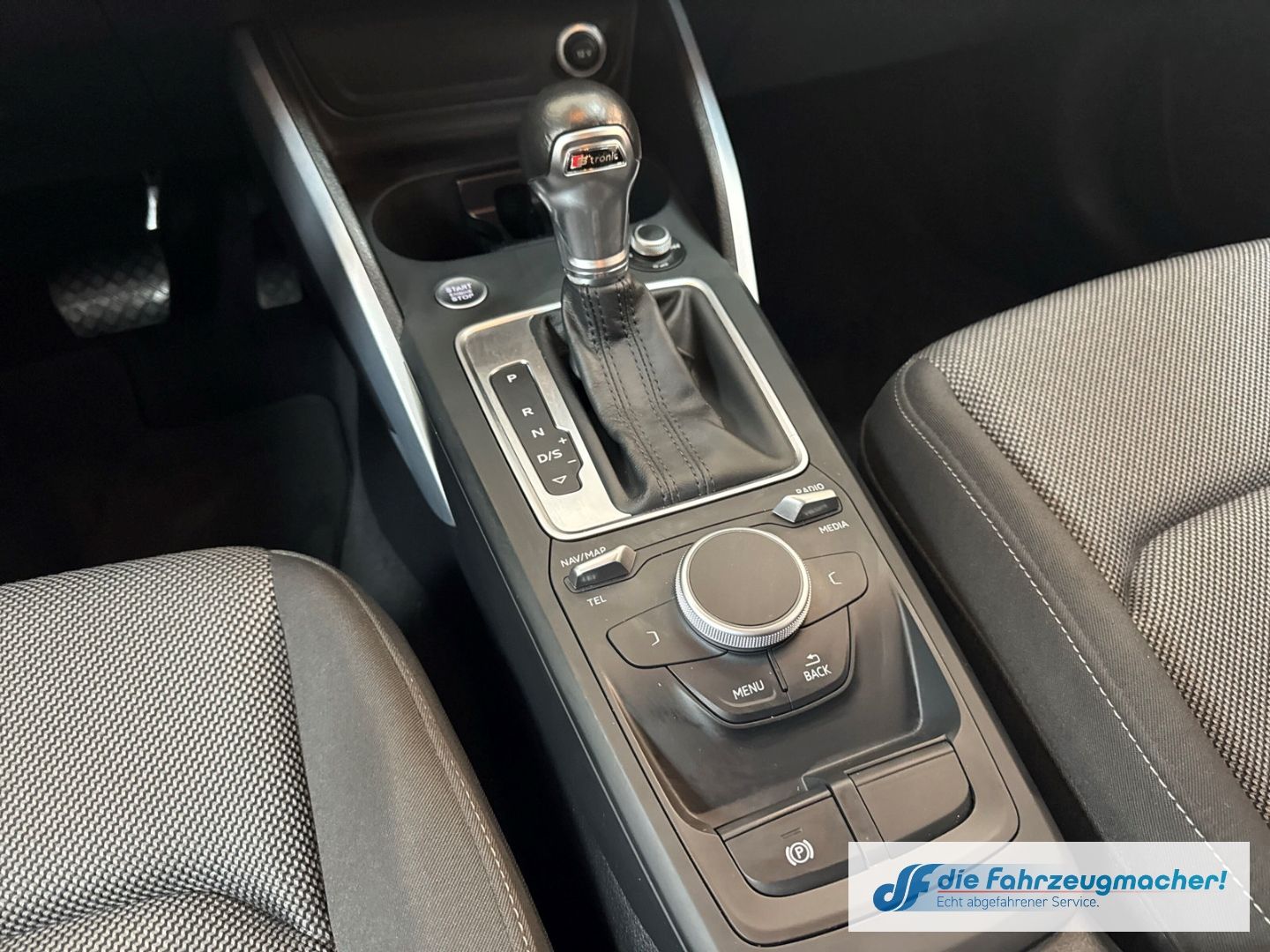 Fahrzeugabbildung Audi Q2 sport Sportpaket Navi Digitales Cockpit LED A