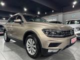 Volkswagen Tiguan 2.0 Tdi 4M ACC/PANO/360°/VIRTUAL/AUT/LED - : Beige, Alcantara, Head-Up Display