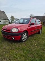 Renault Clio RXE 1.6 Automatik RXE - Renault Clio mit Benzin-Antrieb: Kleinwagen, Automatik, 1.6