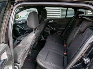 Ford Focus Turnier 1.5 EcoBlue ST-Line X WINTERPAKET