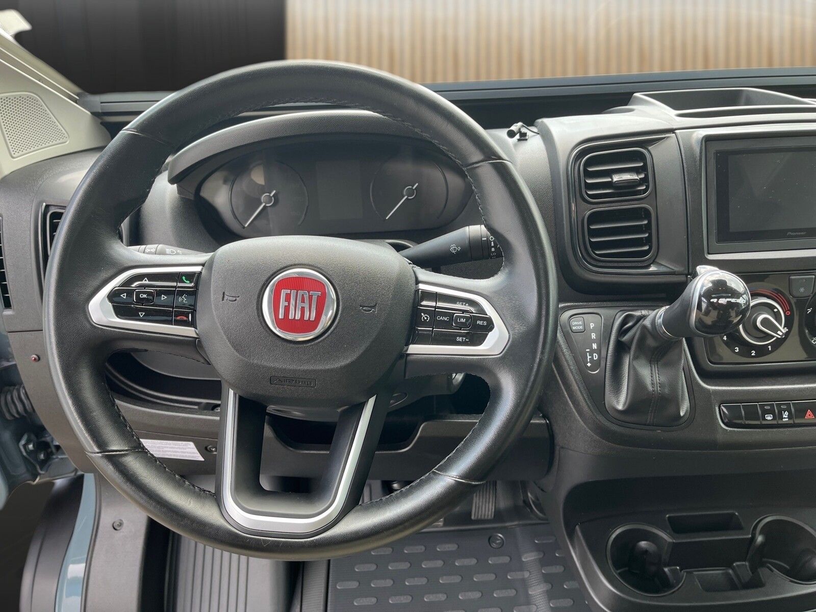 Fahrzeugabbildung Chausson Van Sport Line V697 Automatik AHK Wechselrichter