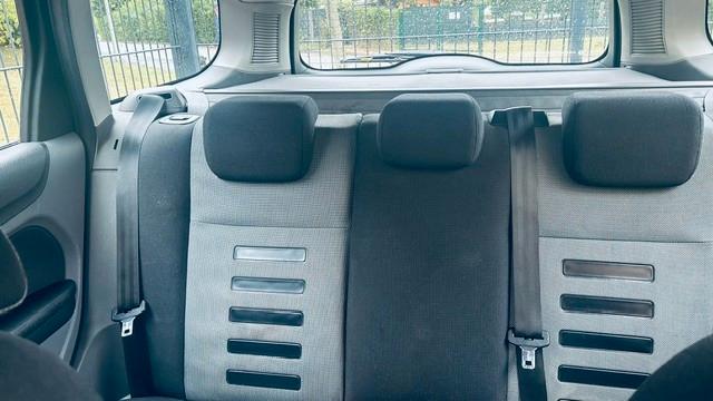 Ford Focus 2009 — photo 7